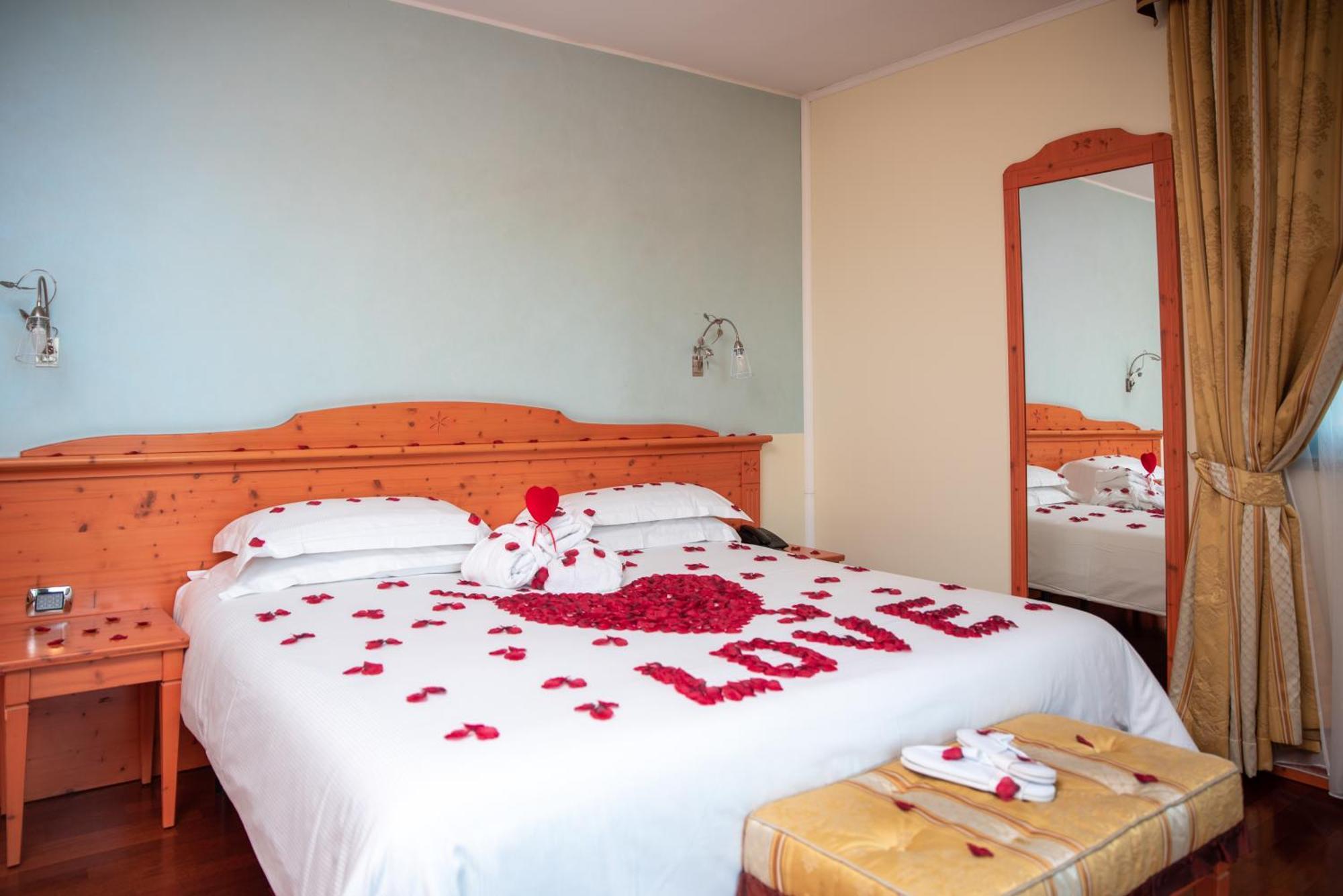Hotel Residence Montelago Ternate  Bagian luar foto
