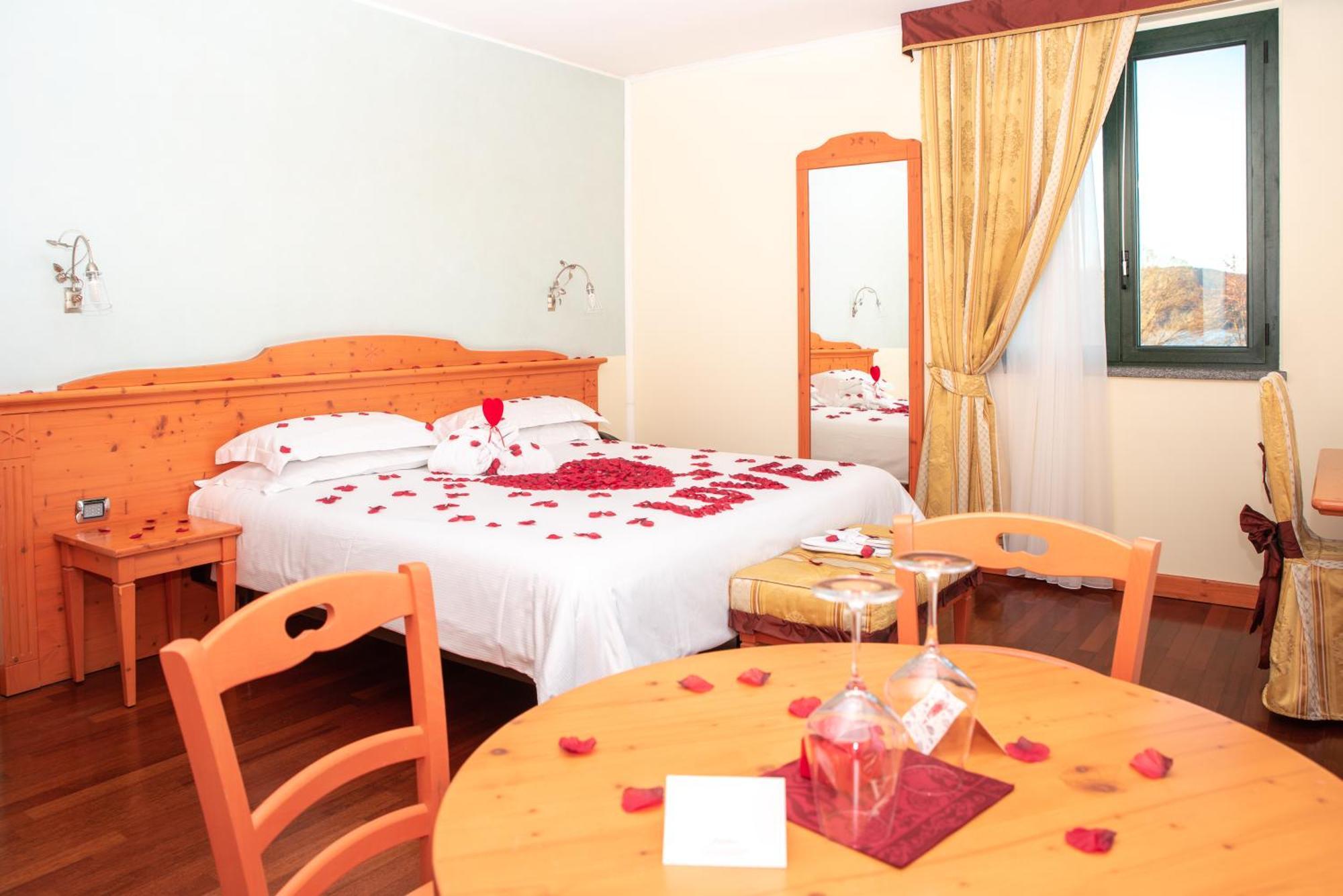 Hotel Residence Montelago Ternate  Bagian luar foto